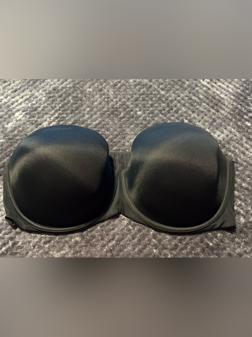 Strapless black bra